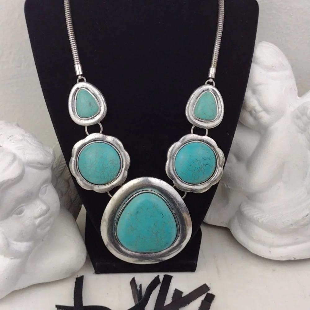 VTG Style Oversize Rustic Silver Setting Turquoise Tone Stone Statement Necklace